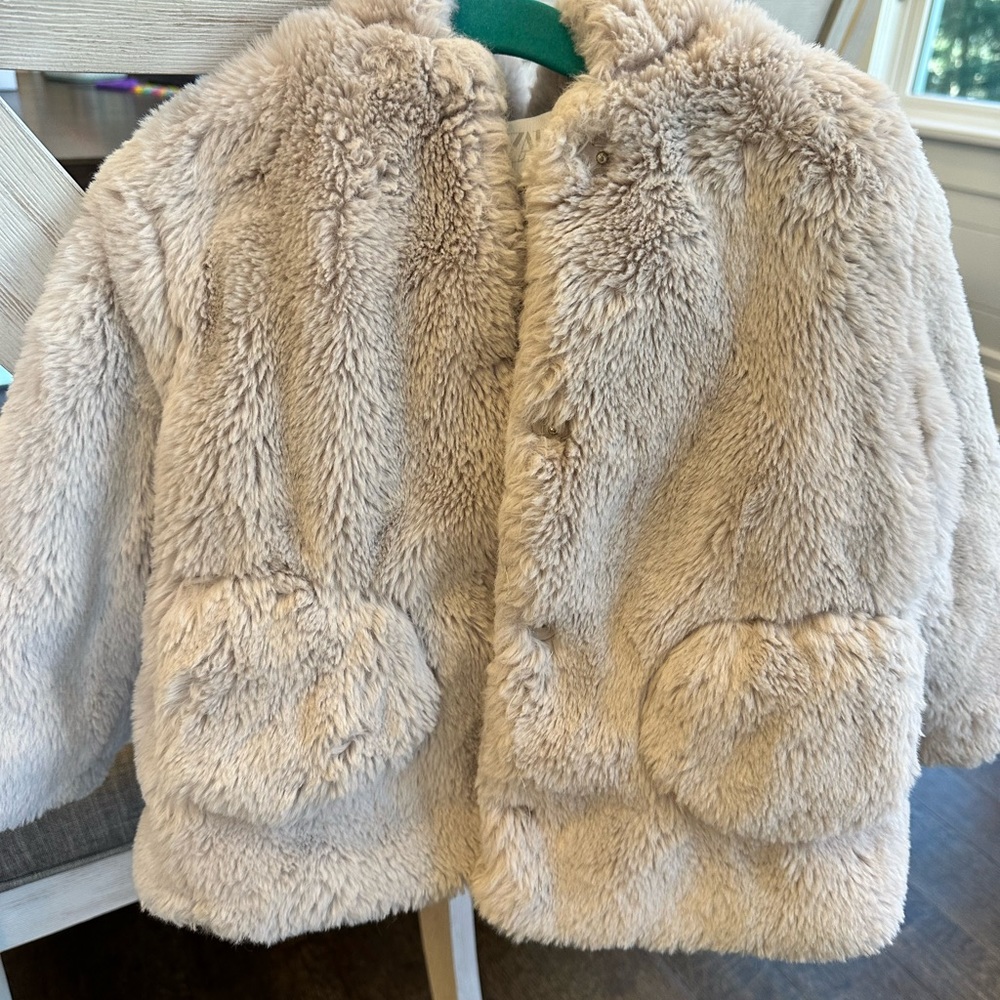ZARA Baby Girl Faux Fur Jacket Size 18-24 months Like New
